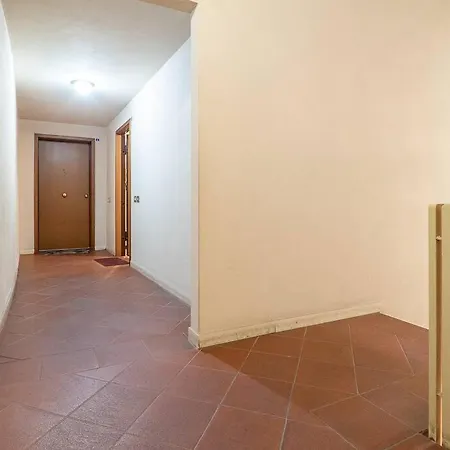 Lo Specchio Di * 페라라